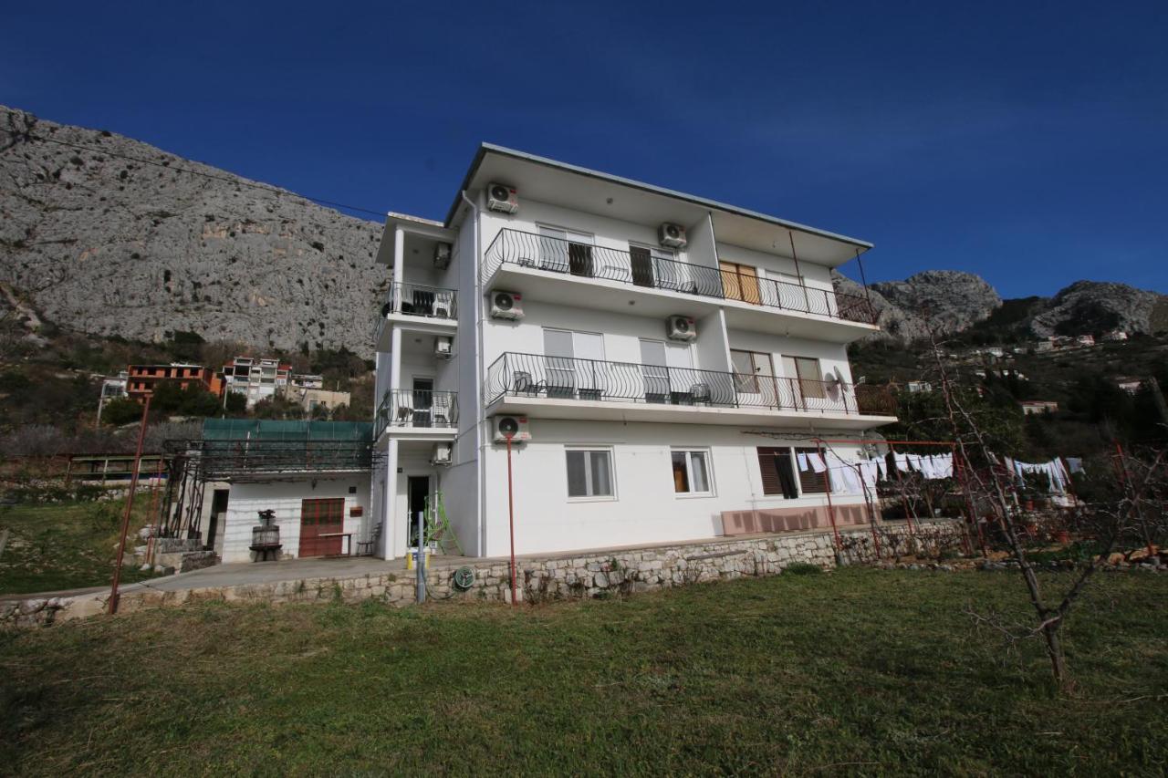 Apartment With 2 Balconies And Sea View أوميس المظهر الخارجي الصورة